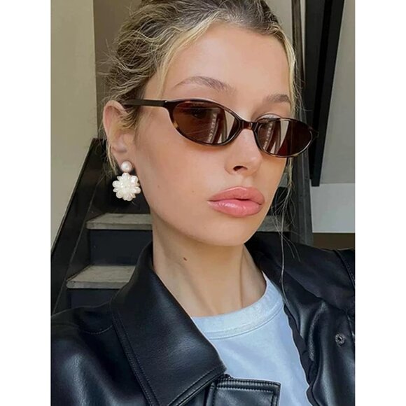 18K Gold Plated Handmade Shell Floral Petal Design Flower Dangle Earrings - Picture 5 of 7